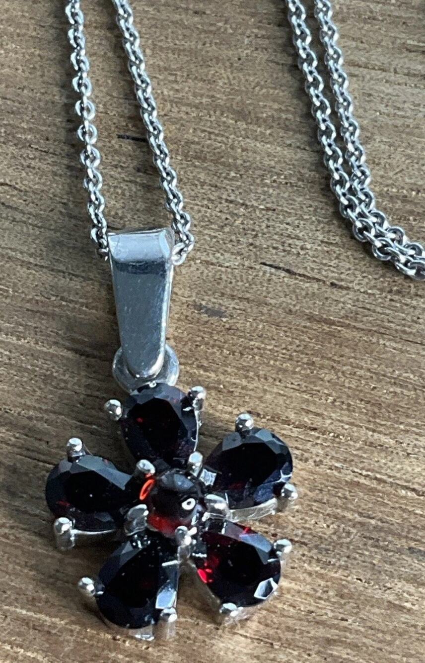 Vintage Garnet Gemstone Sterling Silver Flower Cluster Pendant On 925 Necklace
